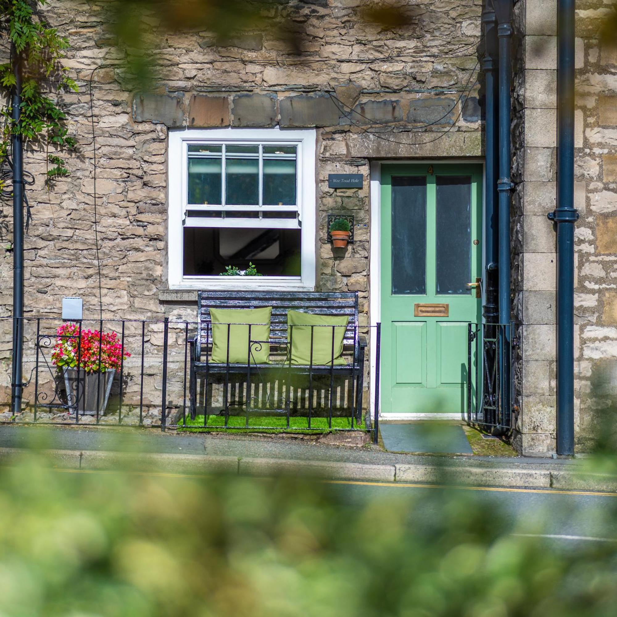 Wee Toad Hole Heart Of Kendal - Cottage Sleeps 4-6 - Dogs Welcome Экстерьер фото